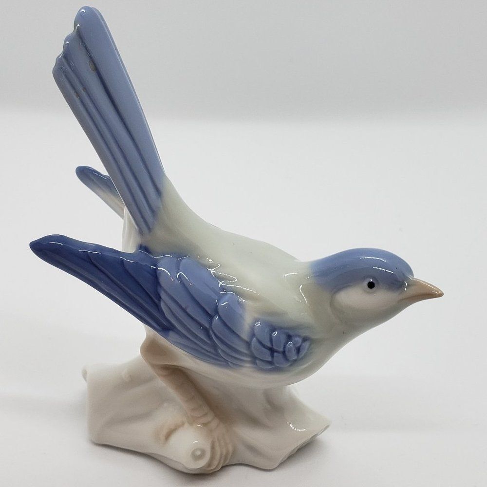 Handgemalt German Hand Painted Porcelain Blue & White Bird on Branch Figurine